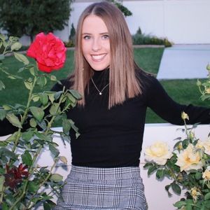 Meet your Posher, Laura